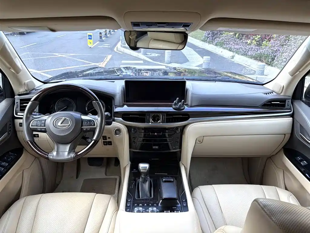 Lexus LX 2016 — фото 8