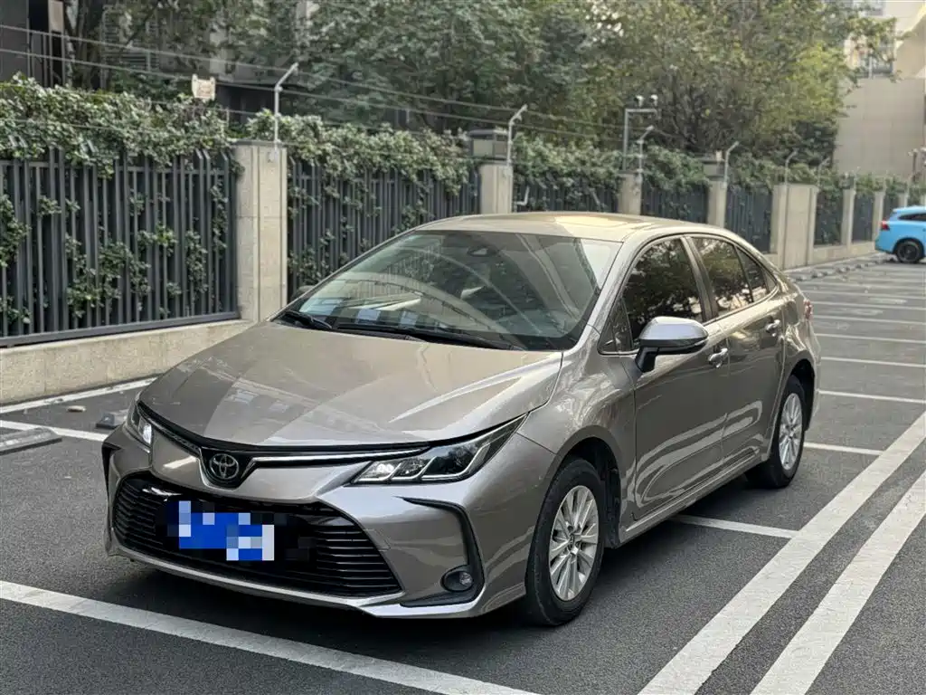 Toyota Corolla 2020 — фото 1