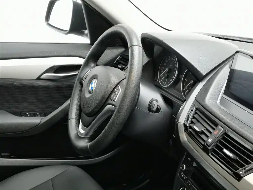 BMW X1 2014 — фото 22