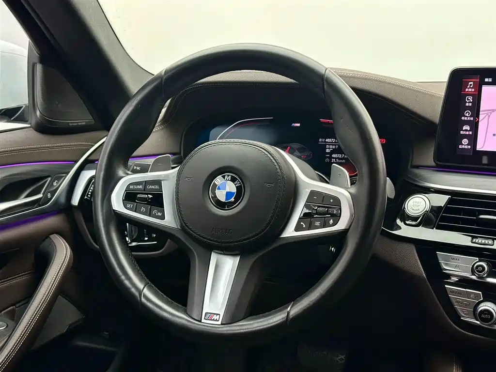 BMW 5 Series 2021 — фото 12