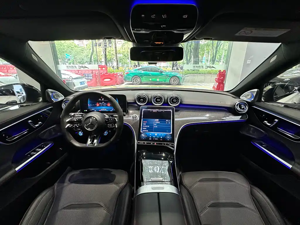 Mercedes-Benz C-Class AMG 2024 — фото 4