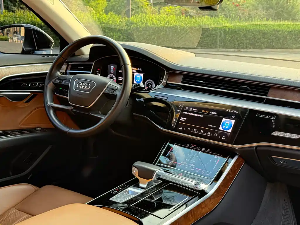 Audi A8 2019 — фото 9