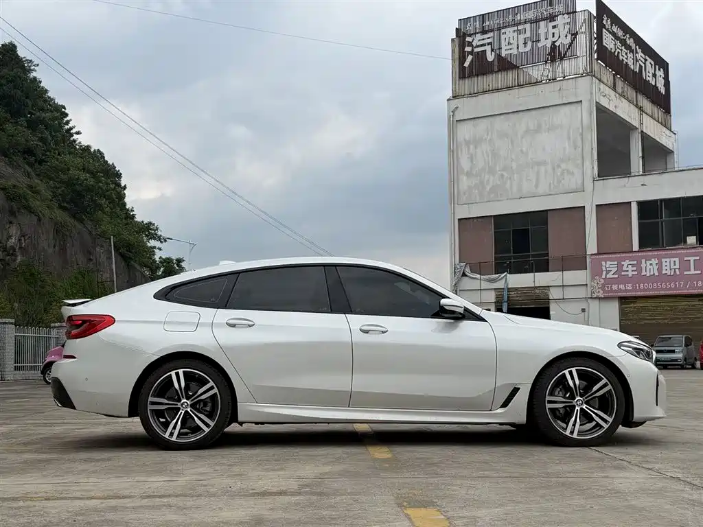 BMW 6 Series GT 2022 — фото 9