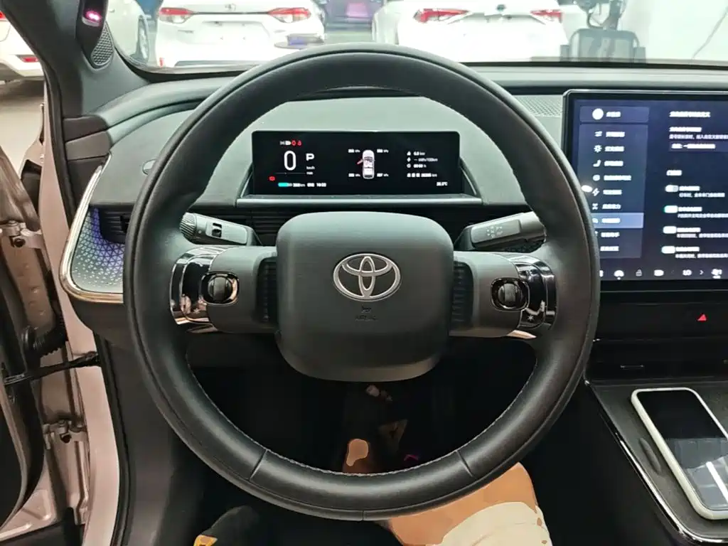 Toyota bZ3X 2025 — фото 11