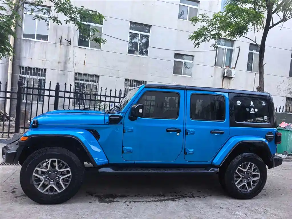 Jeep Wrangler PHEV 2022 — фото 2