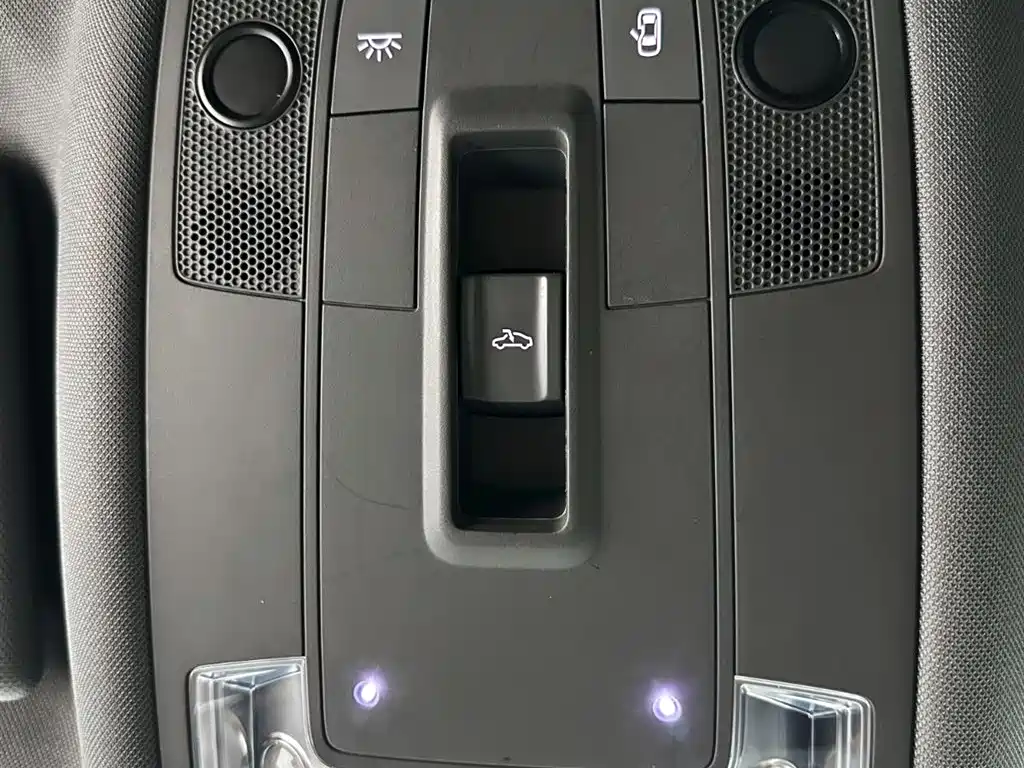 Audi A3 2023 — фото 19