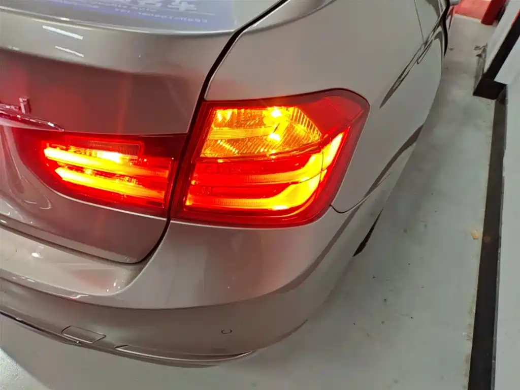 BMW 3 Series 2015 — фото 8