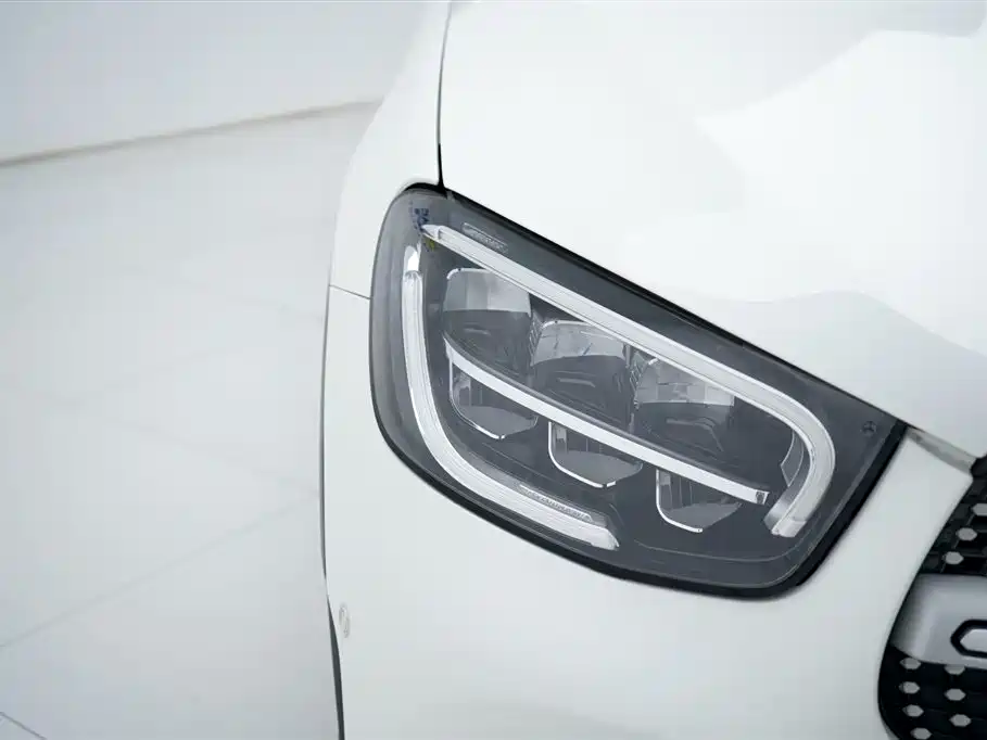 Mercedes-Benz GLC 2019 — фото 15