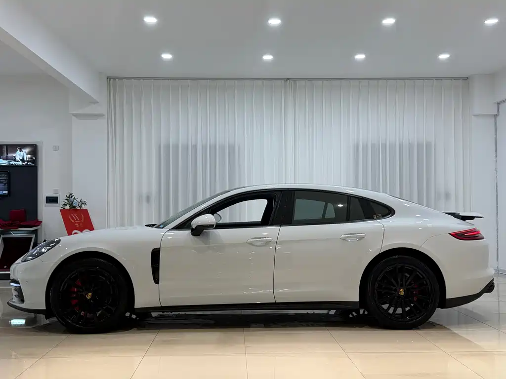 Porsche Panamera 2018 — фото 2