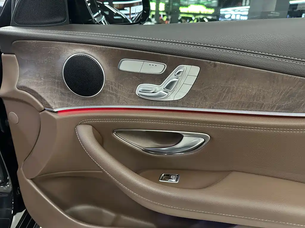 Mercedes-Benz E-Class 2020 — фото 14