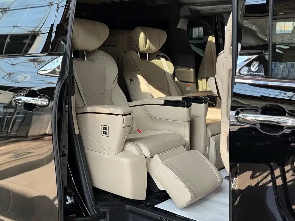 Toyota Alphard 2025 — фото 19
