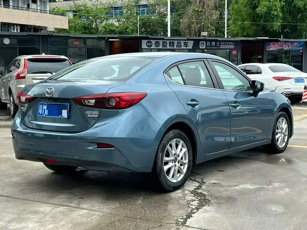 Mazda 3 Axela 2016 — фото 7