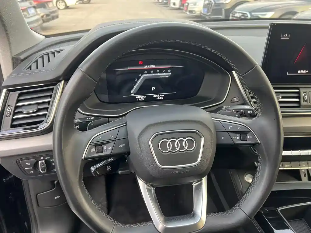 Audi Q5L 2024 — фото 12
