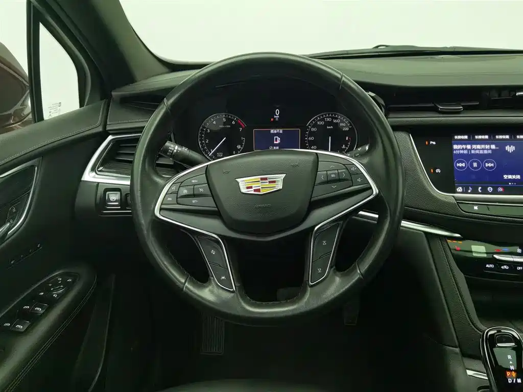 Cadillac XT5 2022 — фото 11