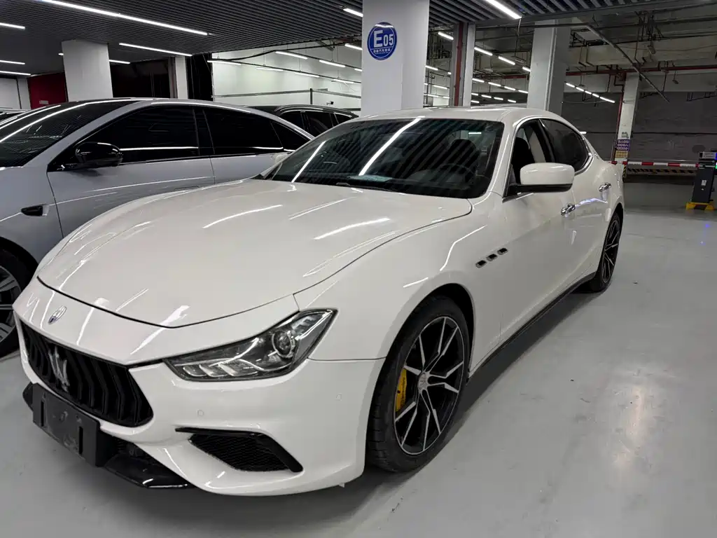 Maserati Ghibli 2016 — фото 1