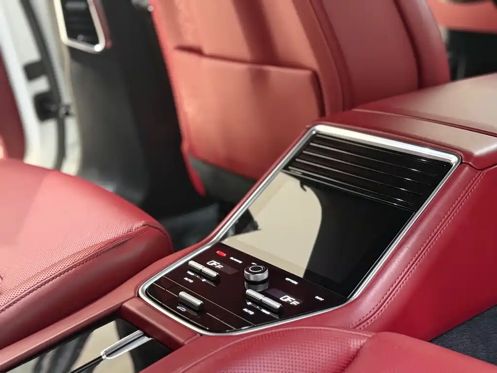Porsche Panamera 2018 — фото 15