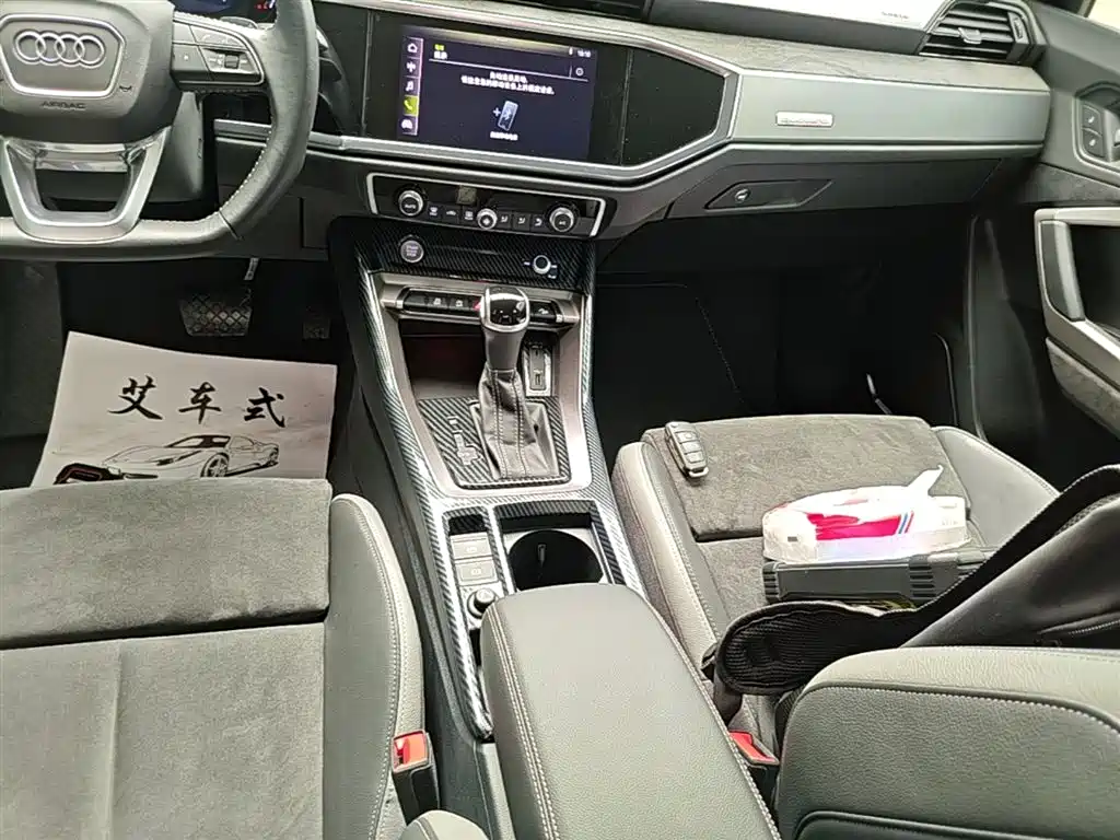 Audi Q3 2020 — фото 14