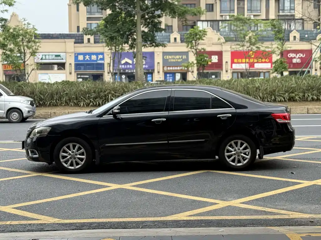Toyota Camry 2014 — фото 3