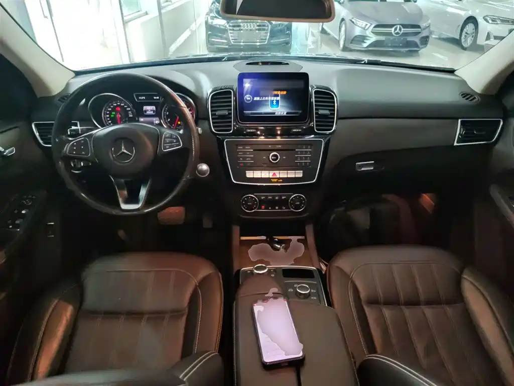 Mercedes-Benz GLE 2017 — фото 10