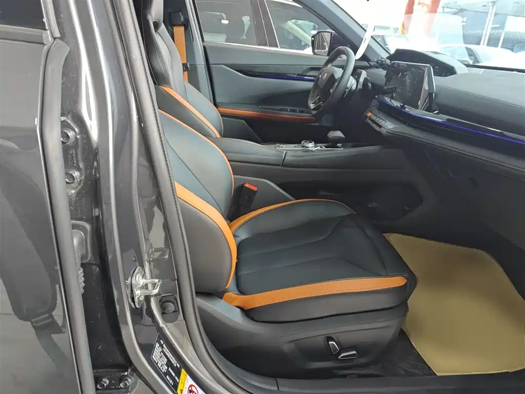 Changan UNI-V 2025 — фото 25