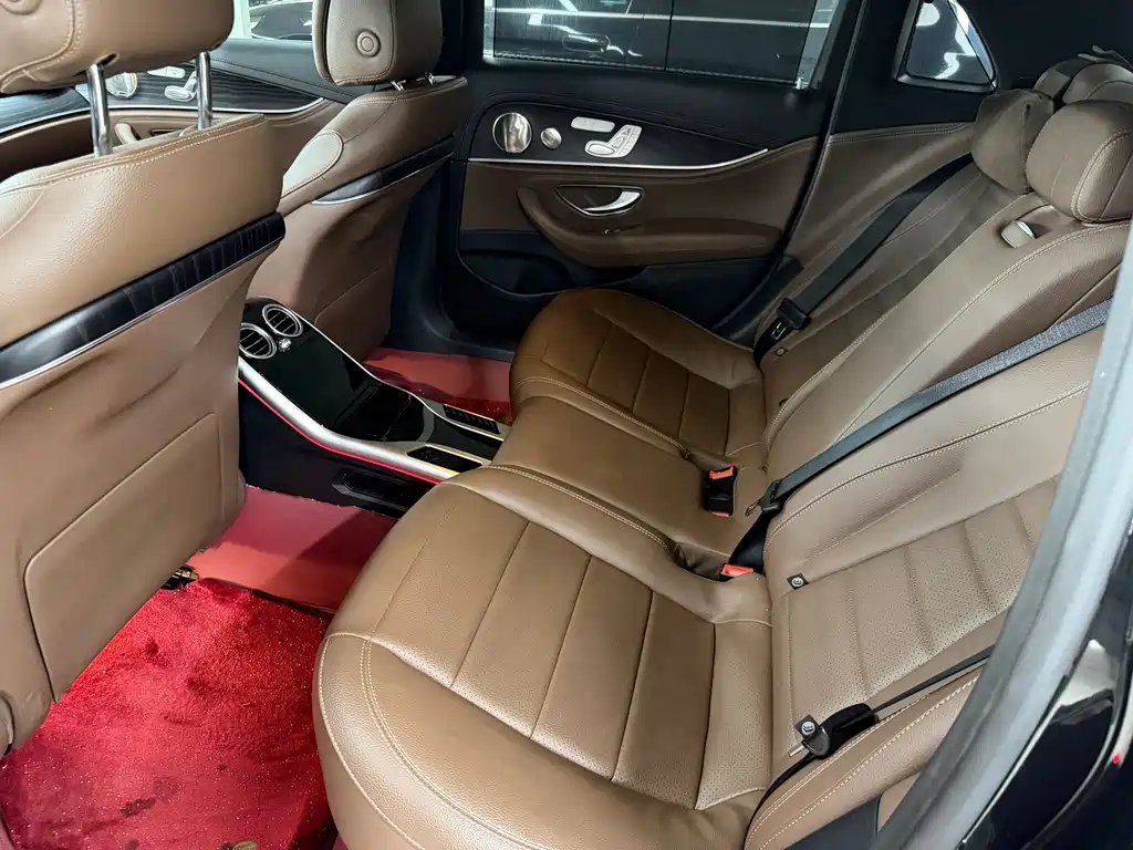 Mercedes-Benz E-Class 2022