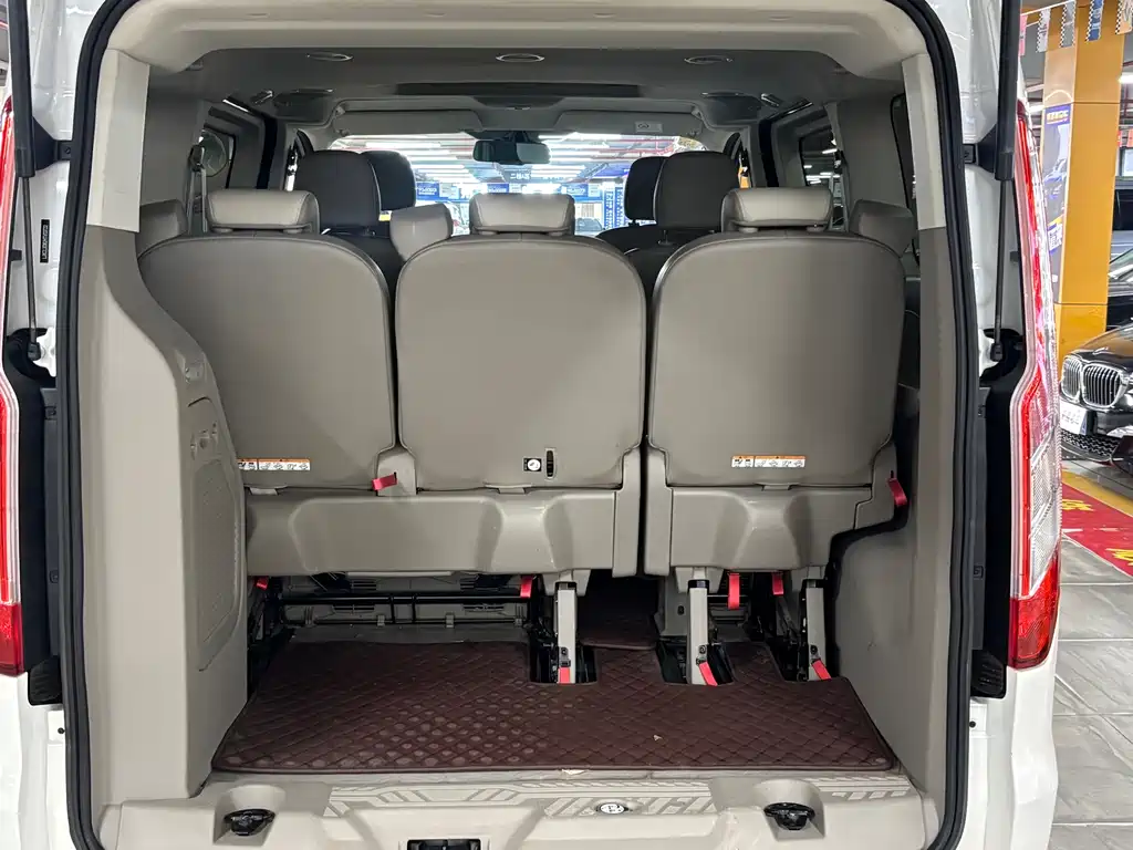 Ford Tourneo 2017 — фото 15