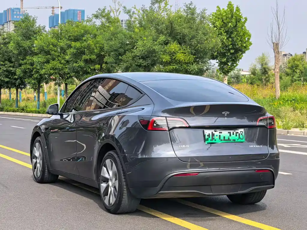 Tesla Model Y 2022 — фото 6