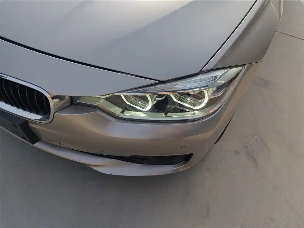 BMW 3 Series 2017 — фото 18