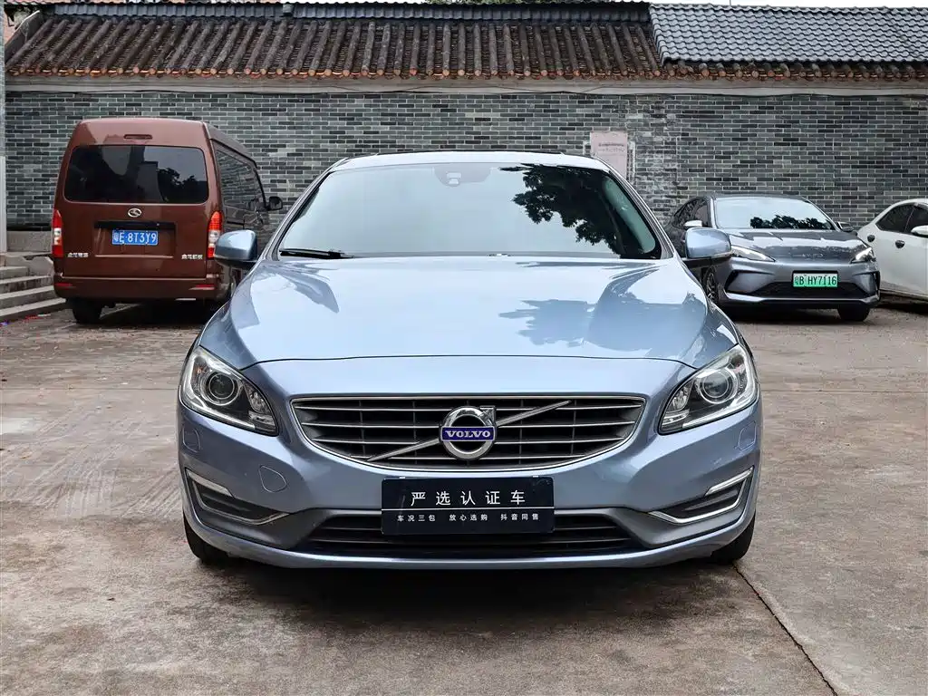 Volvo S60 2017 — фото 2