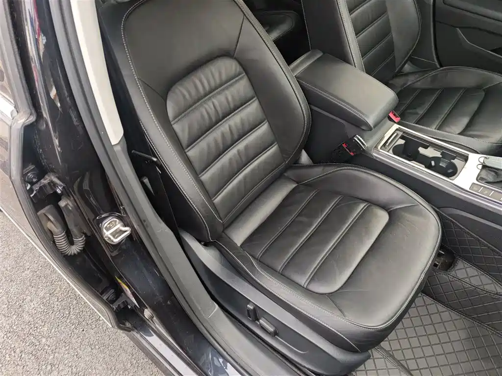 Volkswagen Passat 2018 — фото 17