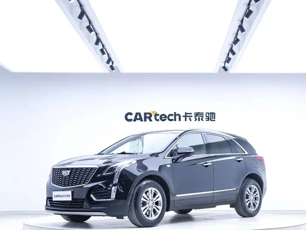 Cadillac XT5 2021 — фото 1