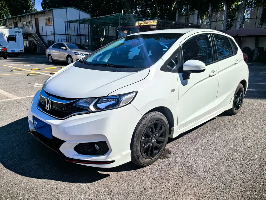 Honda Fit 2018 — фото 3