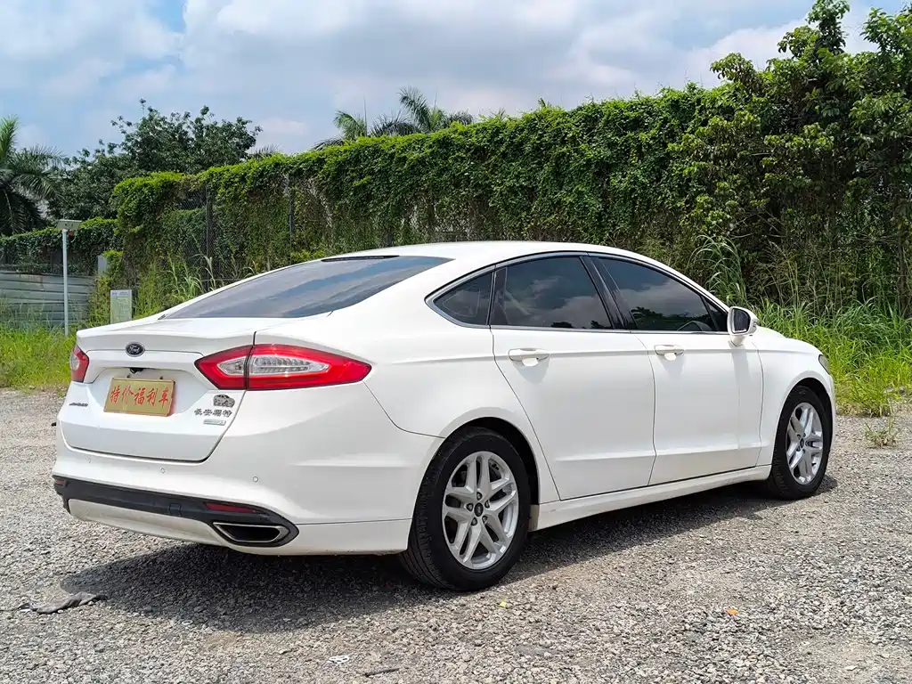 Ford Mondeo 2014 — фото 5