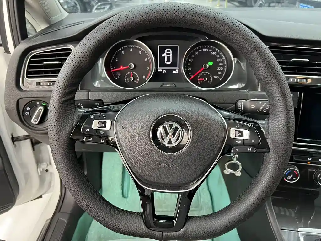 Volkswagen Golf 2019 — фото 10