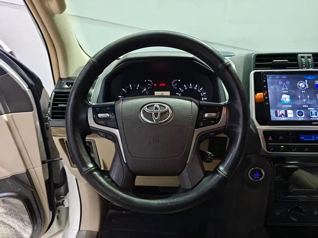 Toyota Prado 2019 — фото 11
