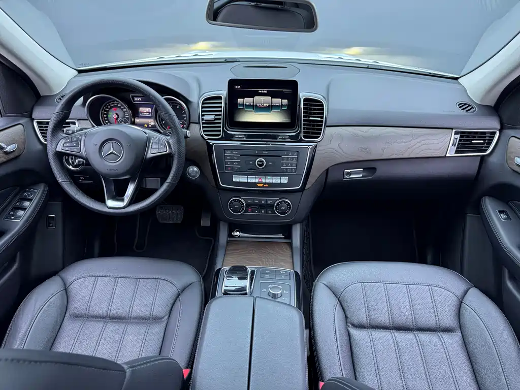 Mercedes-Benz GLE 2016 — фото 18