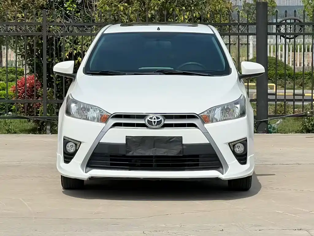 Toyota Yaris L 2016 — фото 2