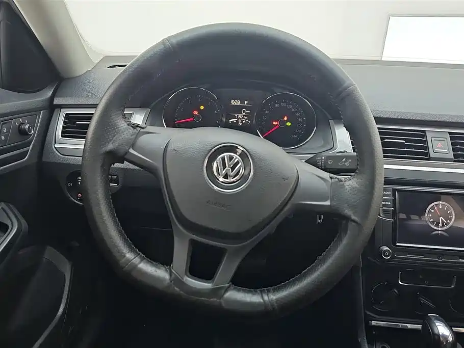 Volkswagen Bora 2018 — фото 15