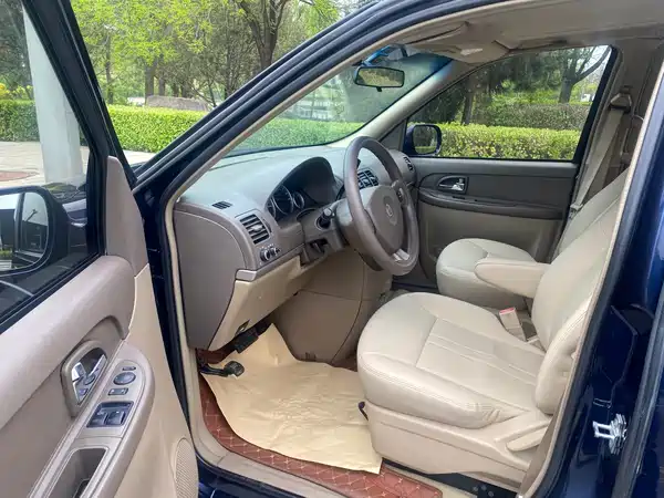 Buick GL8 2013