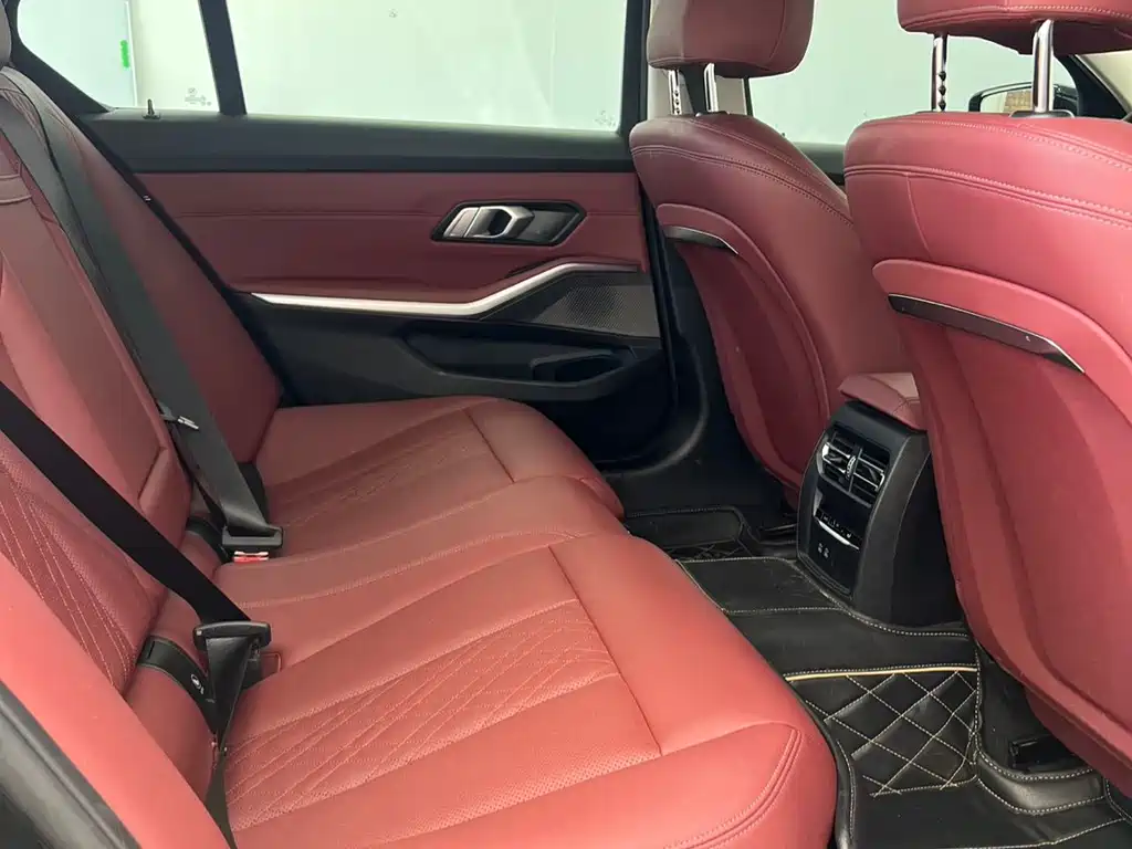 BMW 3 Series 2023 — фото 10