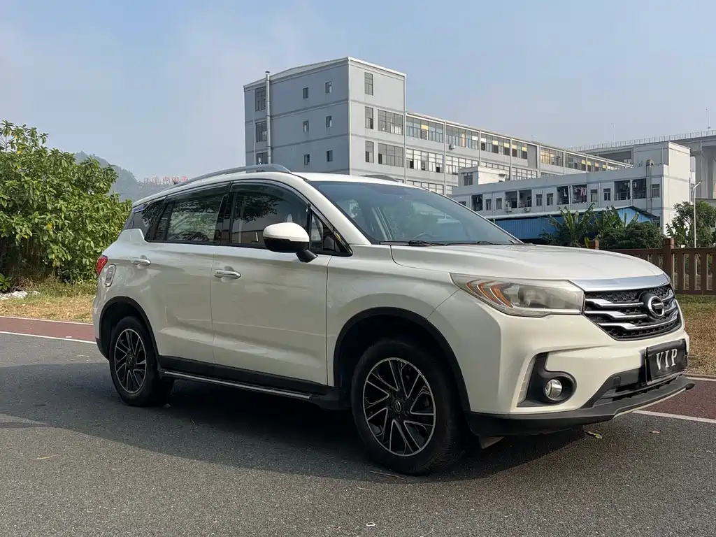 GAC Trumpchi GS4 2016 — фото 3