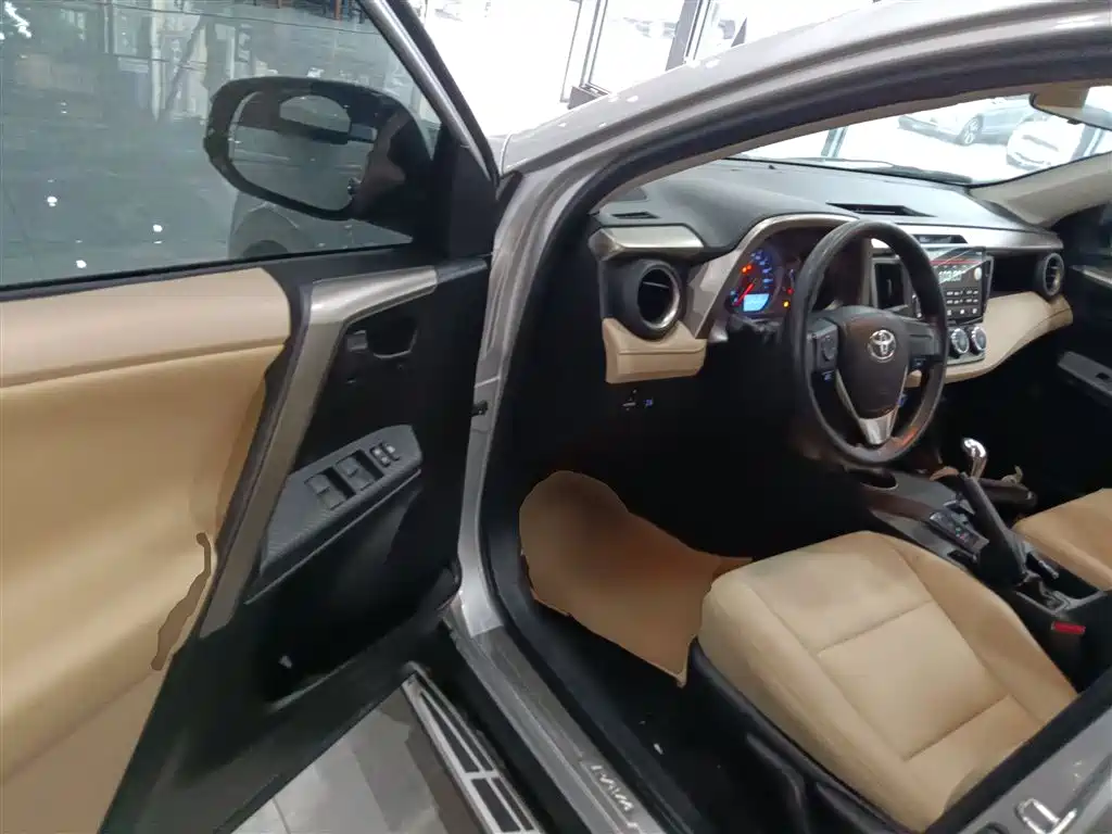Toyota RAV4 2014 — фото 12