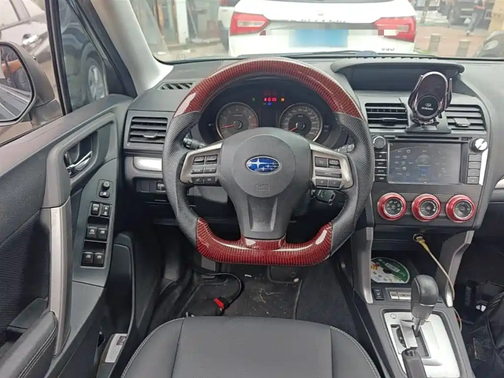 Subaru Forester 2014 — фото 11