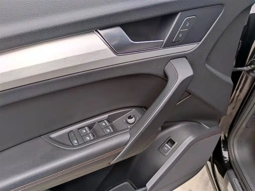 Audi Q5L 2019 — фото 15