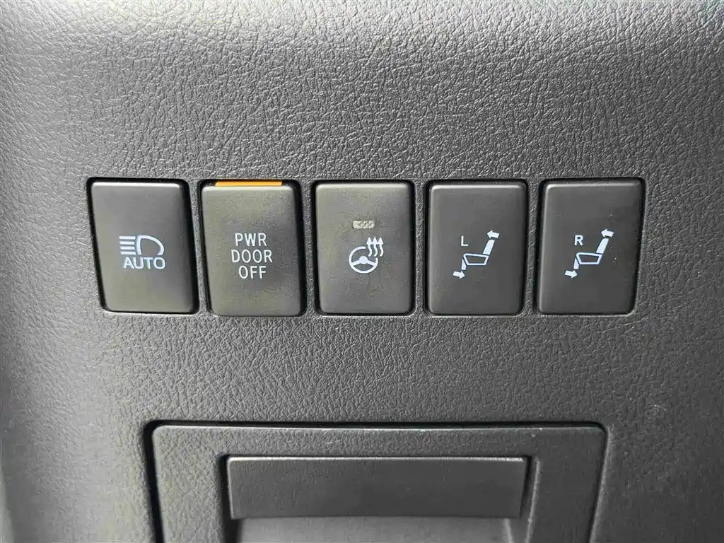 Toyota Vellfire 2022 — фото 20