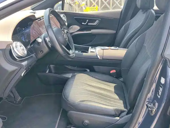 Mercedes-Benz EQS 2024