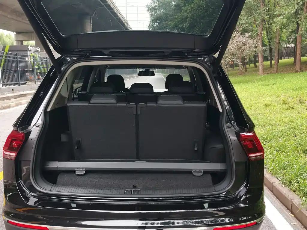 Volkswagen Tiguan L 2019 — фото 14