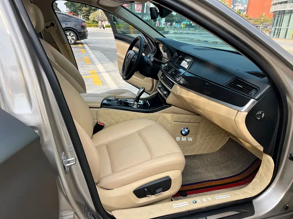 BMW 5 Series 2015 — фото 12
