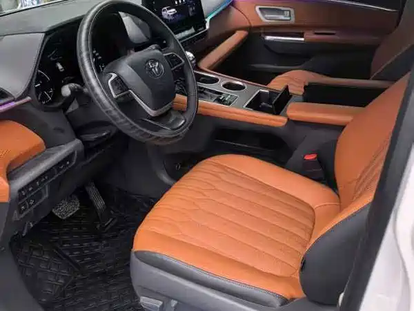 Toyota Granvia 2024