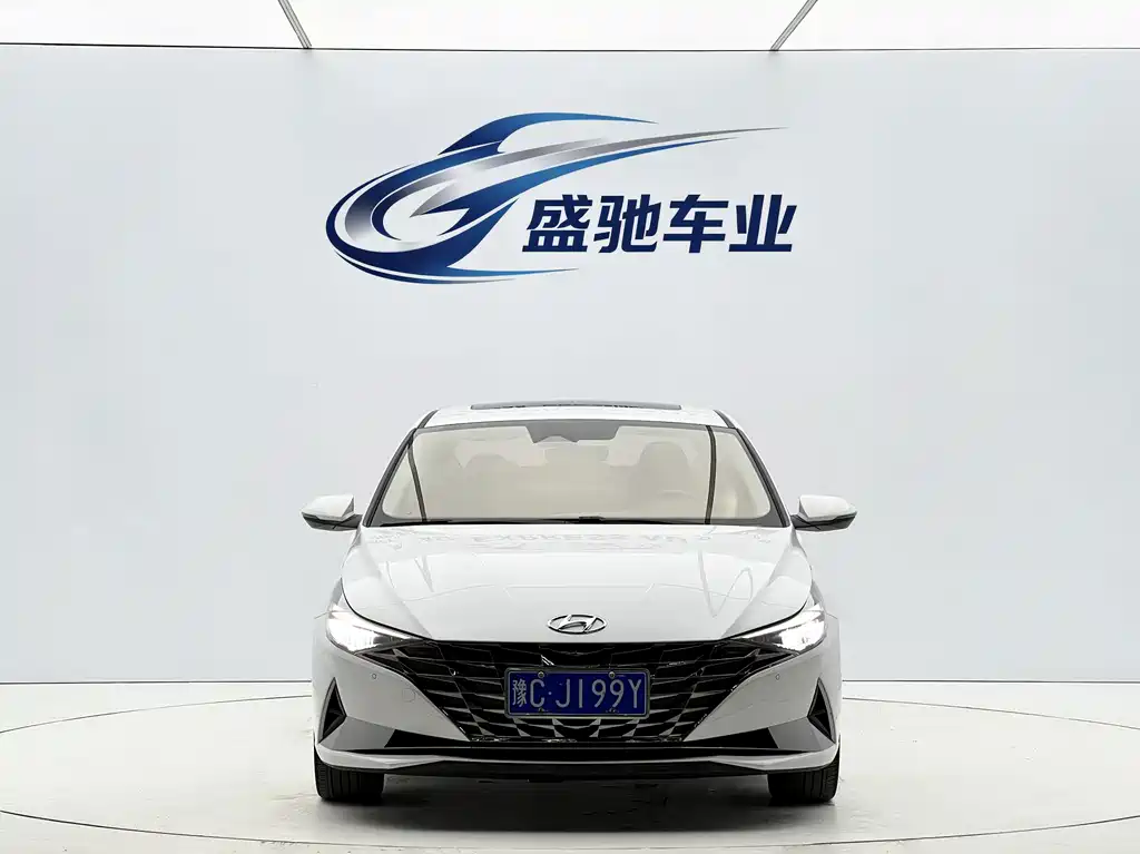 Hyundai Elantra 2022
